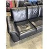 Image 2 : BLACK LEATHER MODERN SOFA
