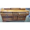Image 5 : LEA FURNITURE OAK DRESSER W/ GALLERY MIRROR