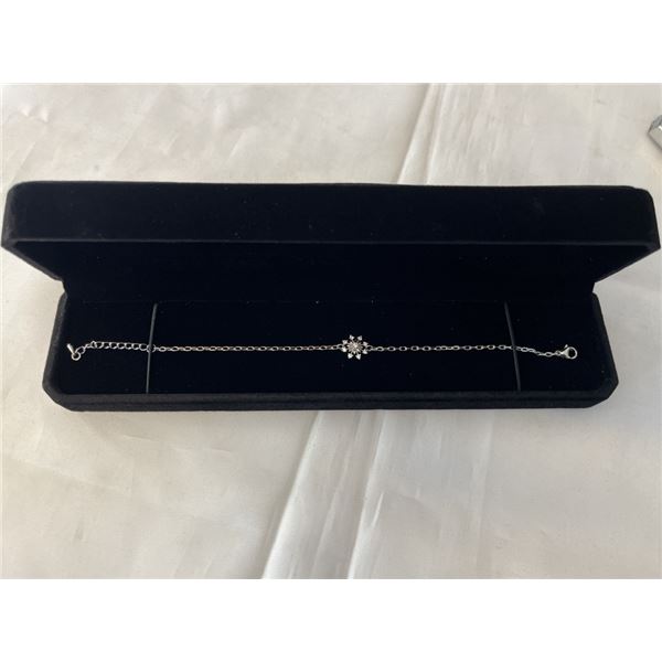 NEW PLATINUM PLATED 11.0MM SIMULATED DIAMOND (CZ) STARBURST BRACELET, ADJUSTABLE 7-8.5" LONG