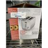 Image 2 : BLACK AND DECKER 2 SLICE TOASTER - TESTED WORKING