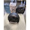 Image 1 : LOT OF 3 DESKTOP FANS 2 HONEYWELL 1 FOR LIVING