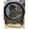 Image 2 : LOT OF 3 DESKTOP FANS 2 HONEYWELL 1 FOR LIVING