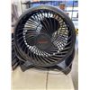 Image 3 : LOT OF 3 DESKTOP FANS 2 HONEYWELL 1 FOR LIVING