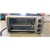 Image 2 : AS NEW BLACK AND DECKER 4 SLICE AIR FRYER TOASTER OVEN - TESTED WORKING, RETAIL $179