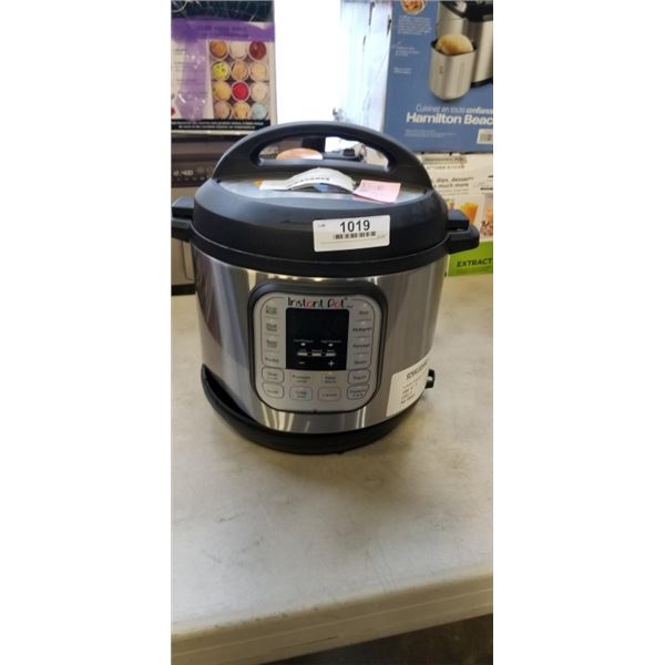 AS NEW INSTANT POT DUO V5 7IN1 6QT PRESSURE COOKER - TESTED WORKING, RETAIL $159