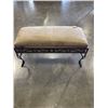 Image 4 : STORAGE ENTRANCE BENCH