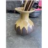 Image 3 : VASE WITH DECOR