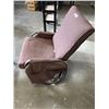 Image 4 : GLIDING PATIO CHAIR AND OTTOMAN