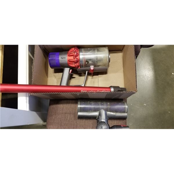 DYSON CYCLONE V10 MOTORHEAD CORDLESS STICK VACUUM - TESTED WORKING, RETAIL $699
