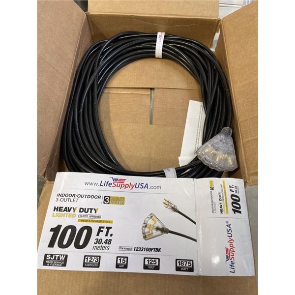 AS NEW INDOOR \OUTDOOR 3-OUTLET HEAVY DUTY LIGHTED 100FT 12AWG 15AMP AND 125 VOLTS 1875WATTS BLACK C