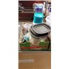 Image 5 : 4 TRAYS OF  HOUSEHOLD ITEMS RUBBERMAID TOTES WINE GLASS AND COOKING UTENSILS