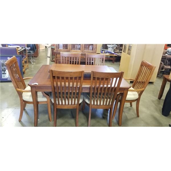 SOLID WOOD DINING TABLE W/ 6 CHAIRS AND LEAF