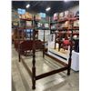 Image 2 : LEXTINGTON FURNITURE QUEEN SIZE POSTER BEDFRAME