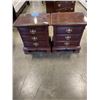 Image 1 : PAIR OF LEXINGTON FUNRITURE 2 DRAWER MAHOGANY NIGHTSTANDS W/ GLASS TOPS