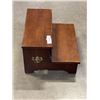 Image 2 : LEXTINGTON FURNITURE MAHOGANY BEDSIDE STEP