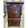 Image 1 : LEXTINGTON FURNTIURE 2 DRAWER WARDROBE W/ POWER