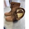 Image 3 : 3 NEW PAIRS OF WOMENS SIZE 7.5 BOOTS AND SLIPPERS