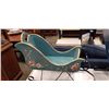 Image 2 : 2 CHILDRENS DECORATIVE WOOD SLEIGHS