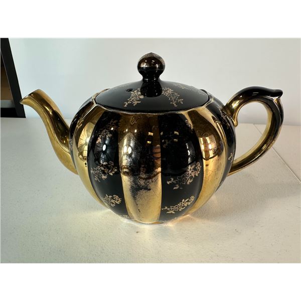 Black & Gold Luster Teapot – 1 Piece