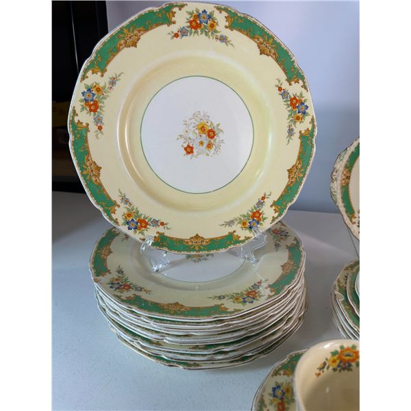 Grindley 'The Selkirk' Floral Dinnerware – Partial Set