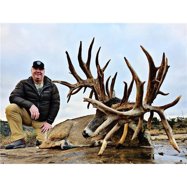 STAR S RANCH: 3-Day/2-Night Whitetail Hunt for One Hunter and One NH in Texas - Includes Trophy Fee
