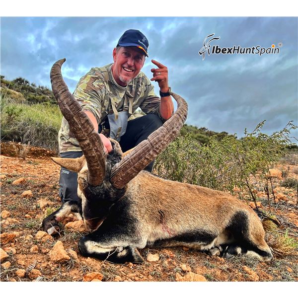 IBEXHUNTSPAIN: 8-Day Ibex & Red Deer Hunt for One Hunter and One NH in Spain - Includes Trophy Fees
