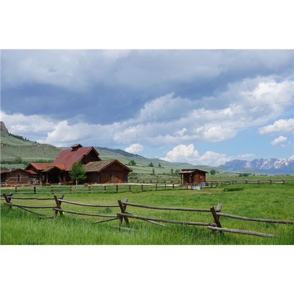 CEDAR EATERS OF TEXAS: 5-Night Retreat for 10 Guests at the Wiley Spur Ranch in Colorado