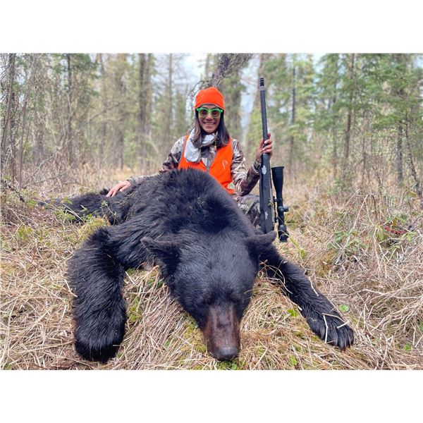 WORLDWIDE TROPHY: LADIES ONLY 7-Day Black Bear Hunt  in Canada - Includes Trophy Fees