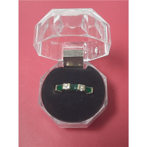 Gold Emerald Ring - Weight 4.1 g - Size -7 - Marked 14 K.T.
