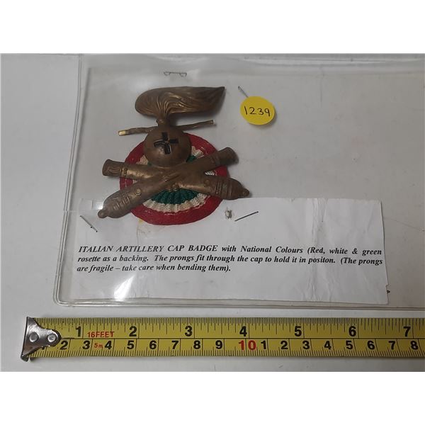 Italian Artillery Cap Badge.