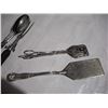 Image 2 : (4) Vintage Silverplated Serving Utensils