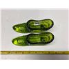 Image 2 : 2 Green glass shoes