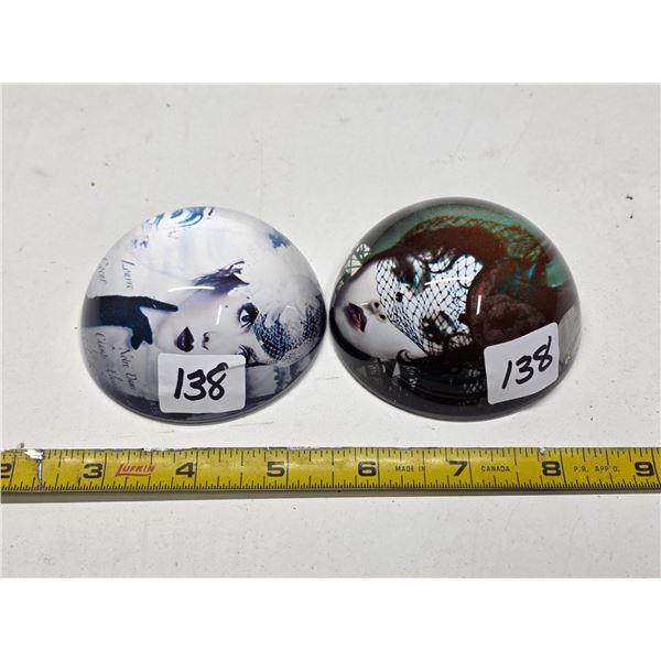 2 paper weights