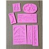 Image 2 : Unused cupcake decorating set and several decorating molds