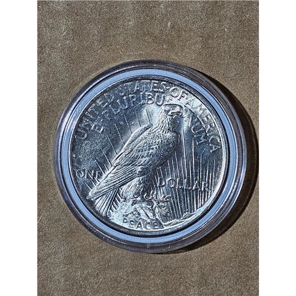 1922 Brilliant Uncirculated Peace Silver Dollar in protective case MS65 *Unverified*