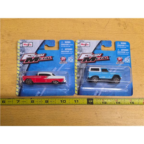 Maisto toy cars- Bronco and 55 Chev