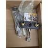 Image 2 : Plumbing items