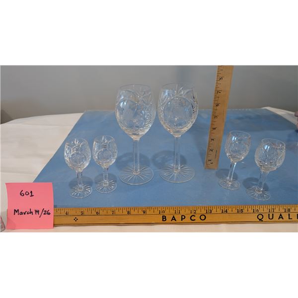 Crystal Stemware Set with Floral Detail. 2 Wine Glasses and 4 Dessert Wine Glasses