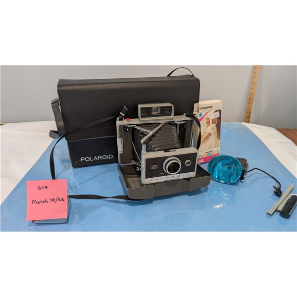 Vintage Polaroid 330 Land Camera with Flash and Case