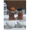 Image 5 : (14) Pair of Salt and Papper Shakers.
