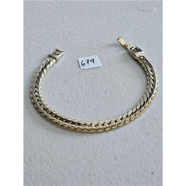 Vintage Herring Bone Bracelet in very good condition