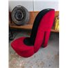 Image 1 : Red Heel Sofa Seat Décor