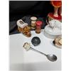 Image 2 : Lot of Misc. Vintage Decor (salt Pepper Shakers, pig on Nest, and etc.)