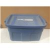 Image 1 : Rubbermaid Tote. (61 X 40.6 X 31.08 cm)