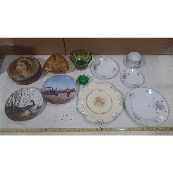 Lot of Glassware Items.