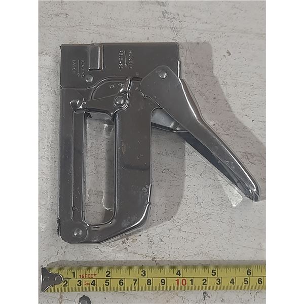 Heavy Duty Staple. (Working)
