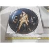 Image 2 : (4) Elvis Presley - Looking at a Legend Plates.