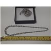 Image 2 : Vintage Brooch and Necklace set