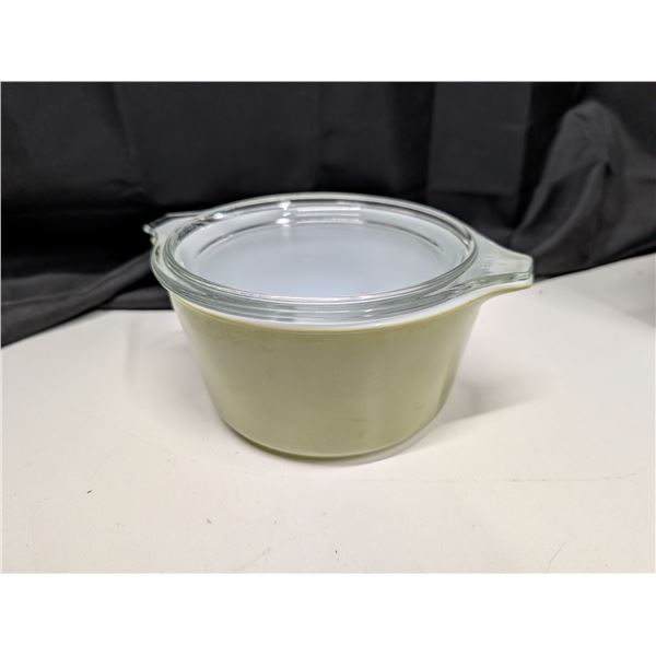 Pyrex 1QT #473 C/W Lid