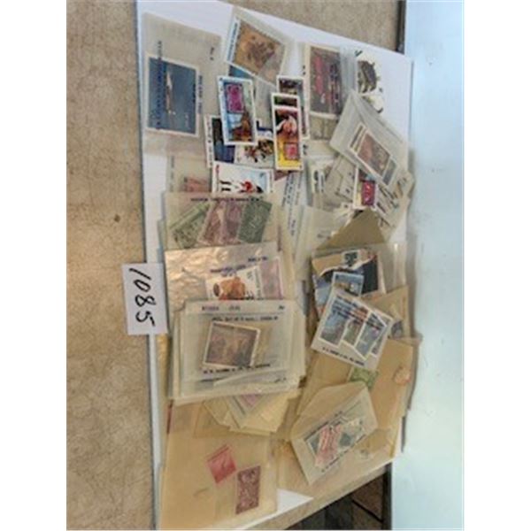 Lot of assorted world stamps